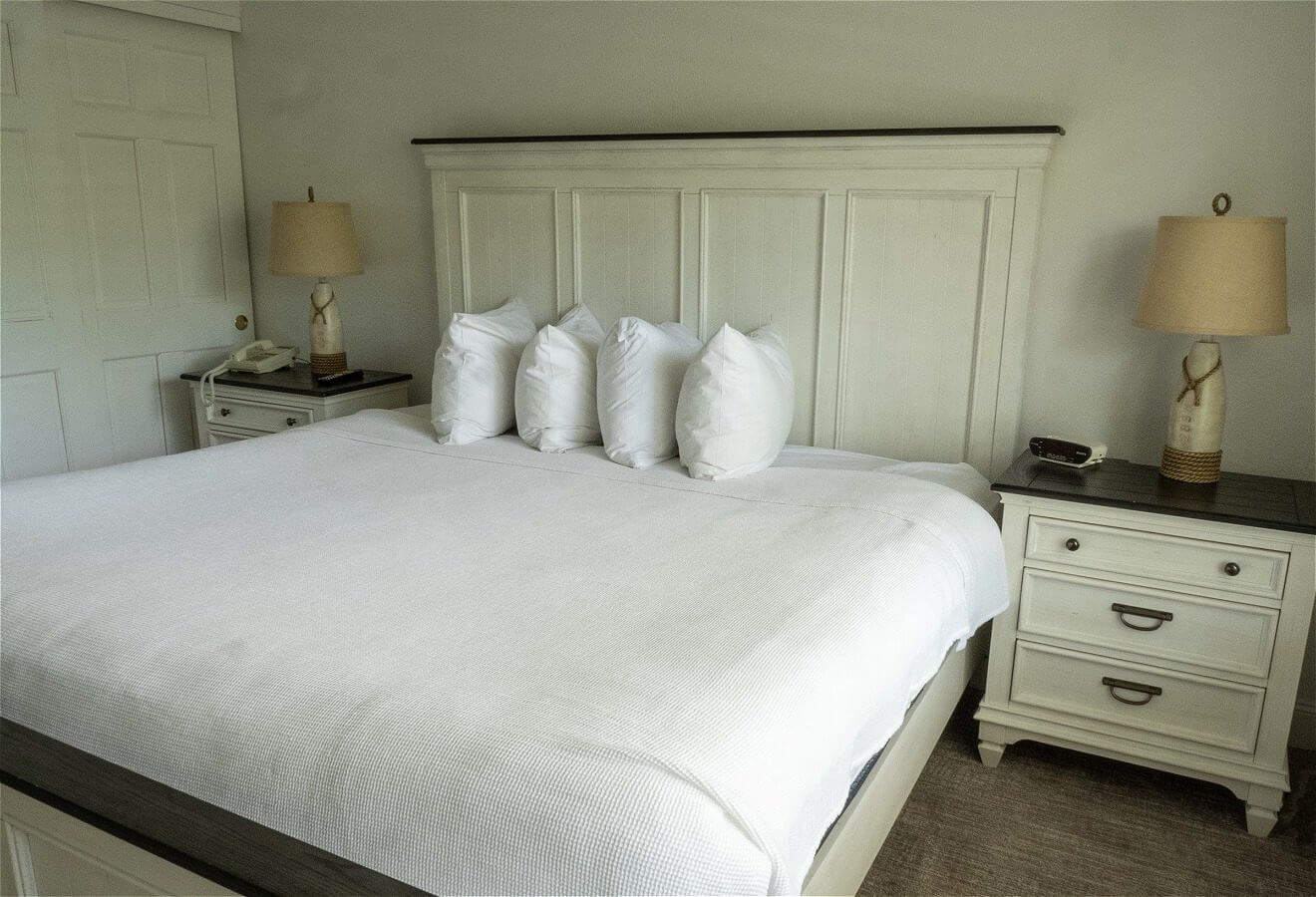 Two Bedroom – King/King Lakeview - Image 1