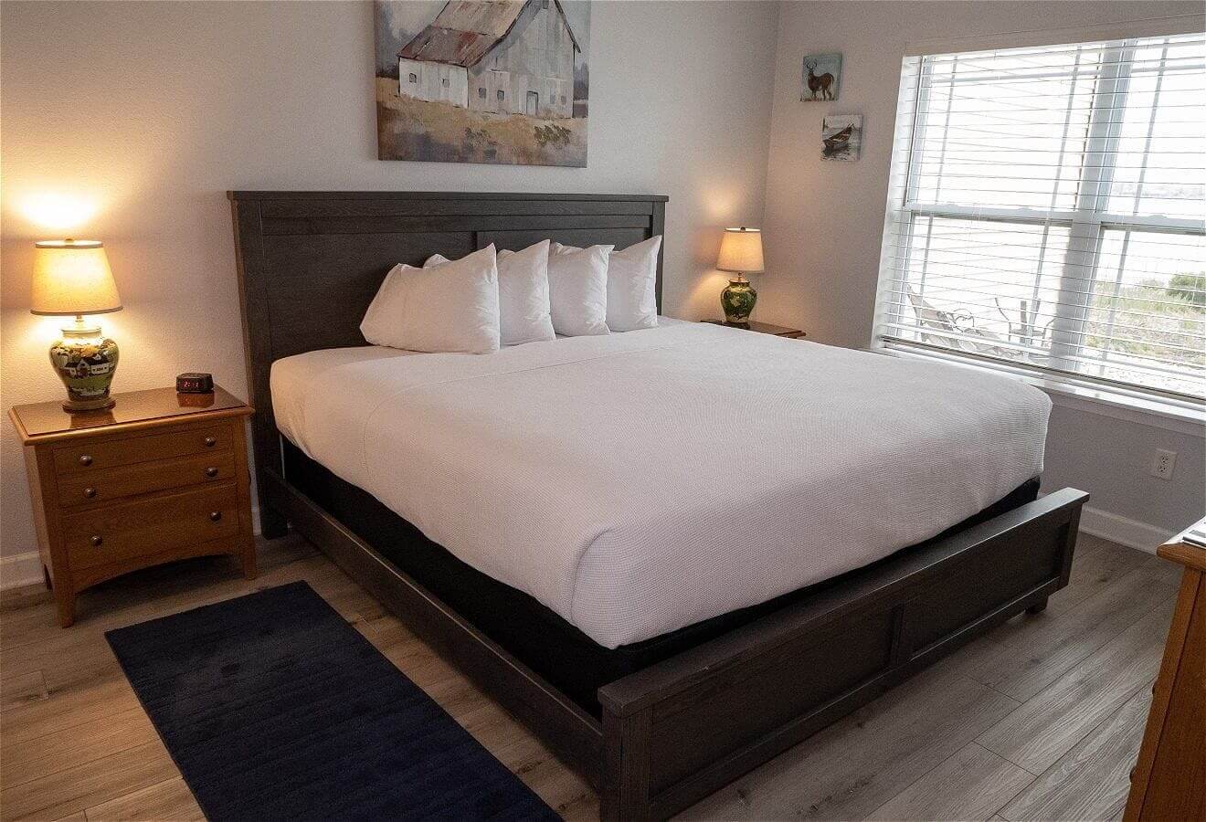 Two Bedroom – King/Two Queen Lakeview - Image 1